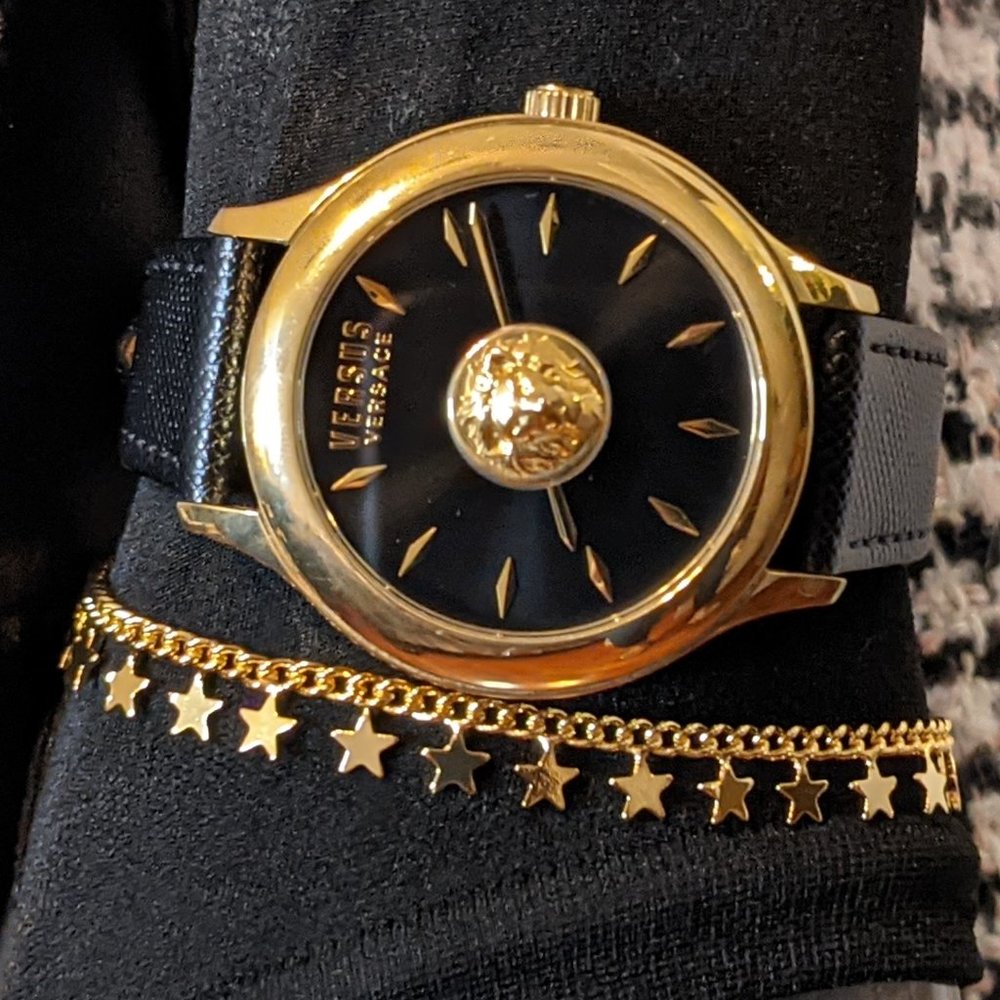 Versace Versus Logo Raised Lion Head Watch New in Box❤